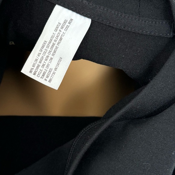 NWT Women's Slim Fit Short Sleeve Baby T-Shirt - A New Day Black L - Picture 8 of 8